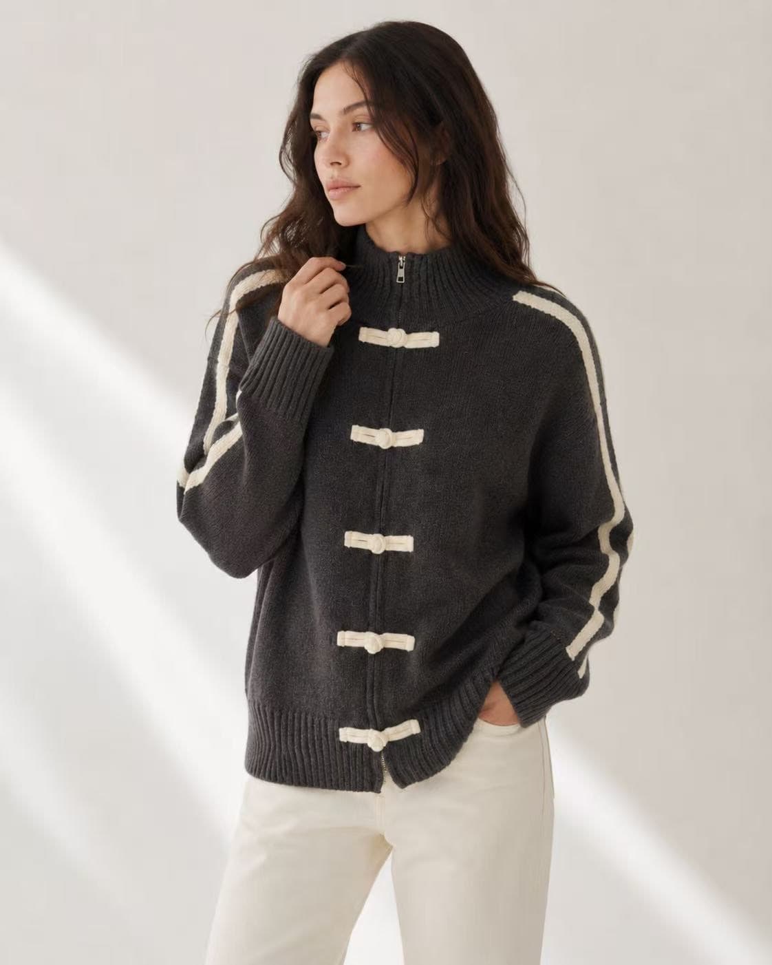 Découvrir le gilet zippé à col montant CL330, porté